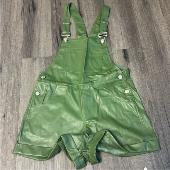 WeWoreWhat Green Faux Leather Short Overalls Small New with Tag - Picture 7 of 9